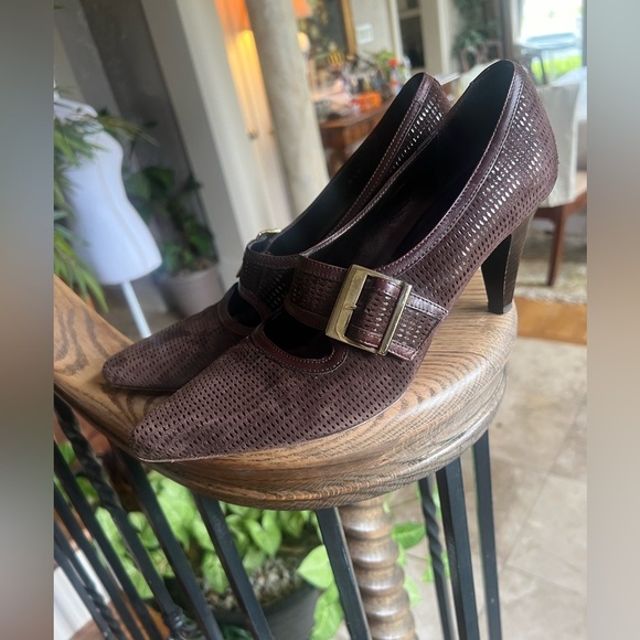 Amalfi by Rangoni ladies pumps brown. Made in Italy 8.5 Narrow. Very good cond - Picture 6 of 16